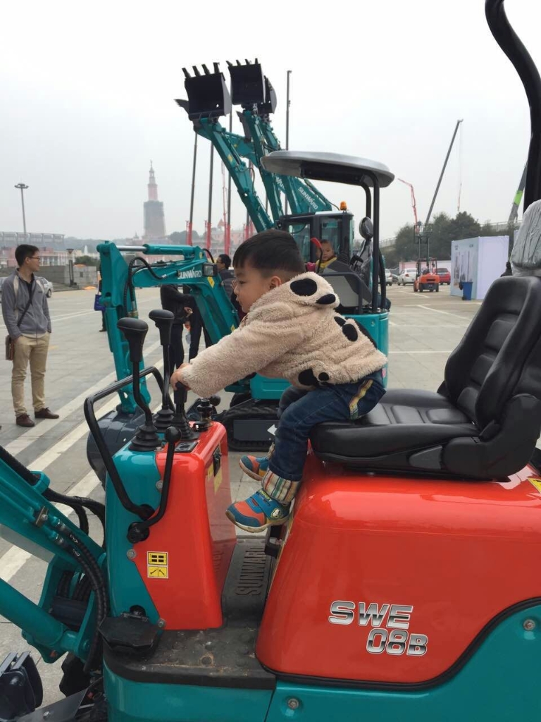 配博会上Z6官网智能“迷你”设备展精新本色