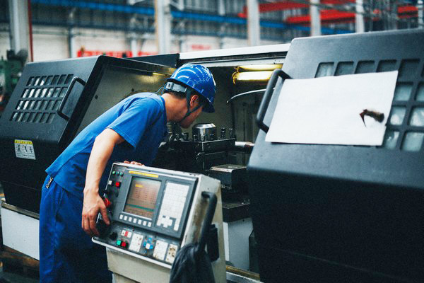 曾妄想当厨师，却成数控车工大家