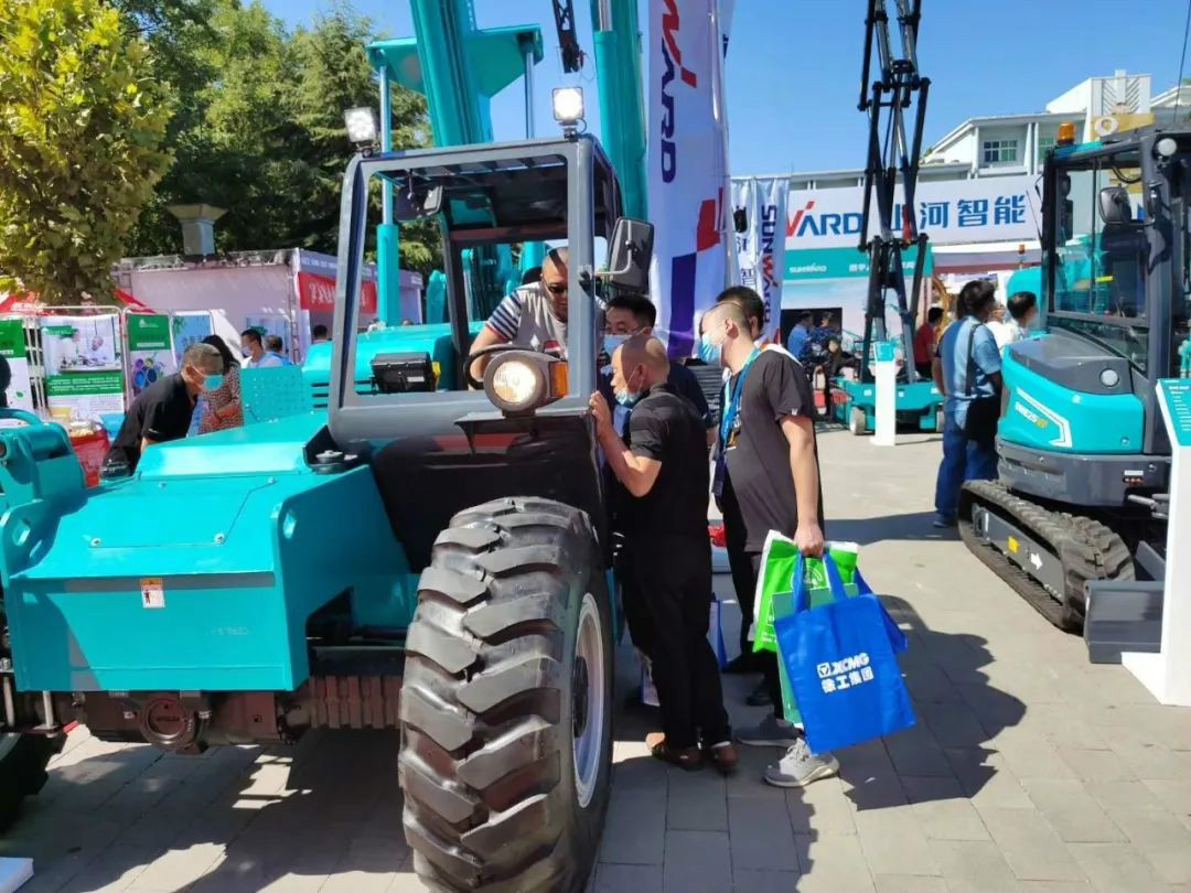 Z6官网智能高空作业设备“吸睛”雄安展