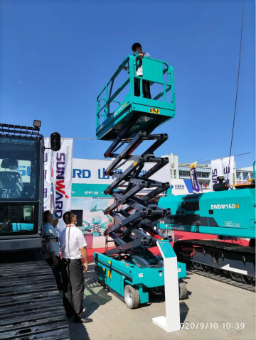 Z6官网智能高空作业设备“吸睛”雄安展