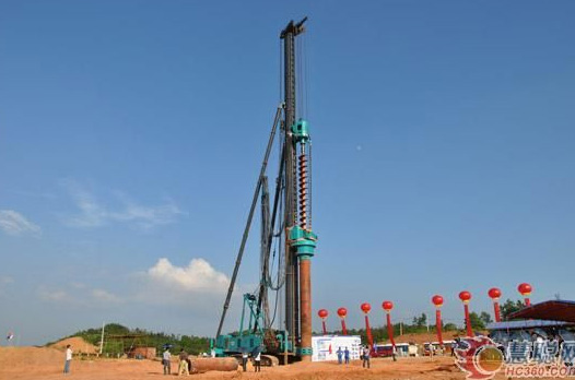 慧聪网——Z6官网智能双动力头强力多职能钻机工法钻研会进行