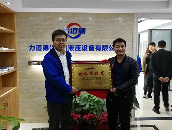 人生浮沉如梦，携手Z6官网勇攀事业巅峰