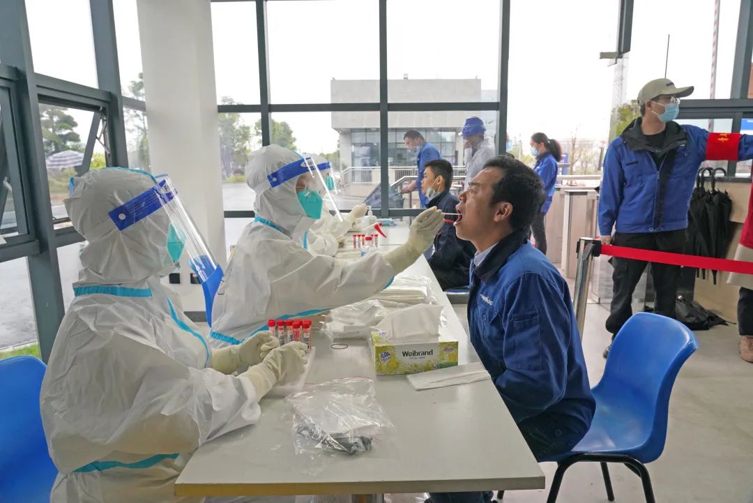 采样实现率近100%！Z6官网智能第一功夫发展全员核酸检测，保险安全出产