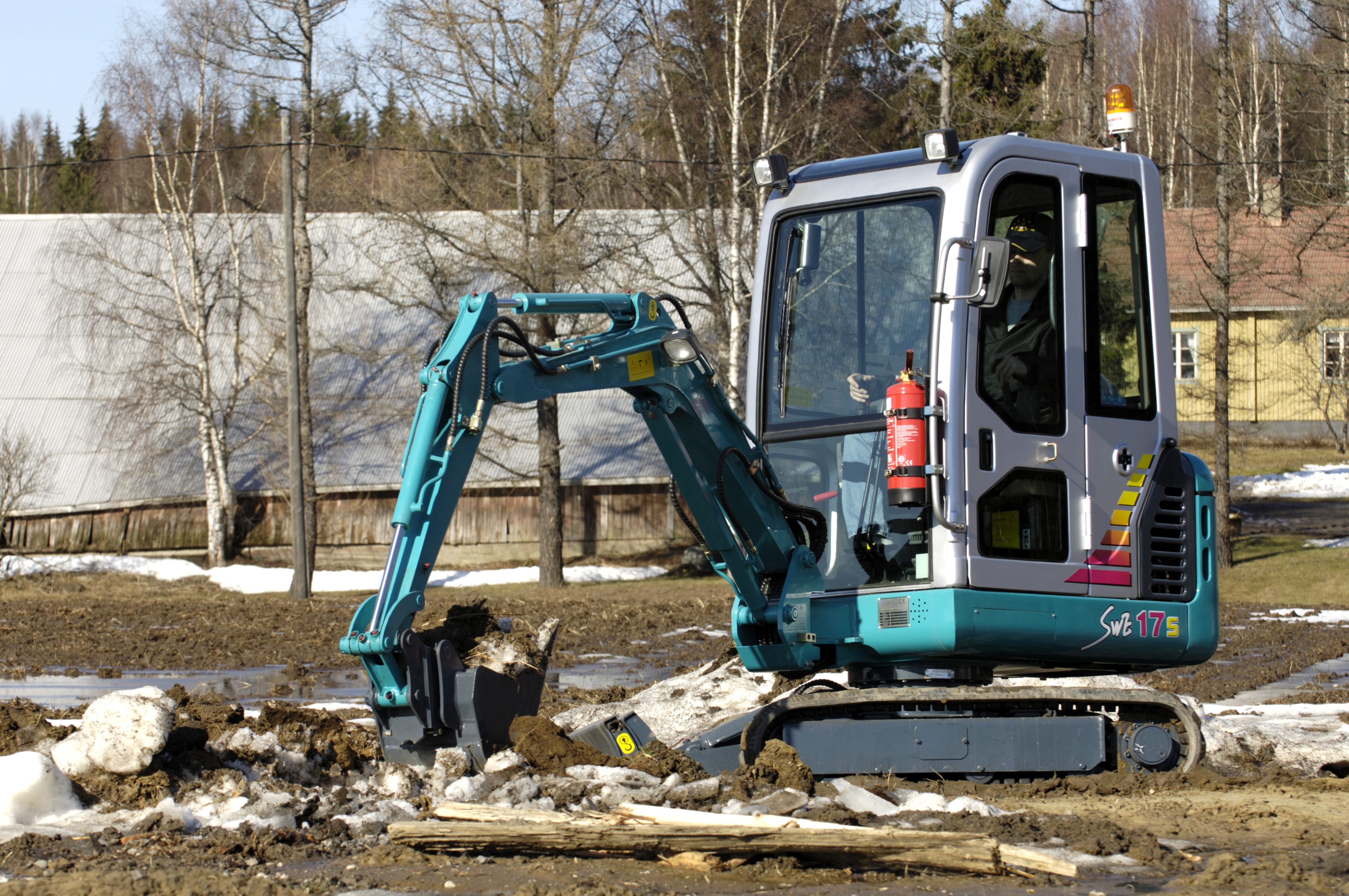 国产幼挖掘机价值是几多？