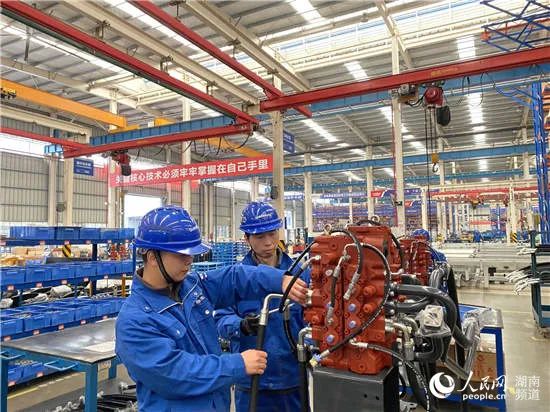 人民网头版头条：凭借先导式创新，Z6官网智能让“中国造作”成为高质量的代名词