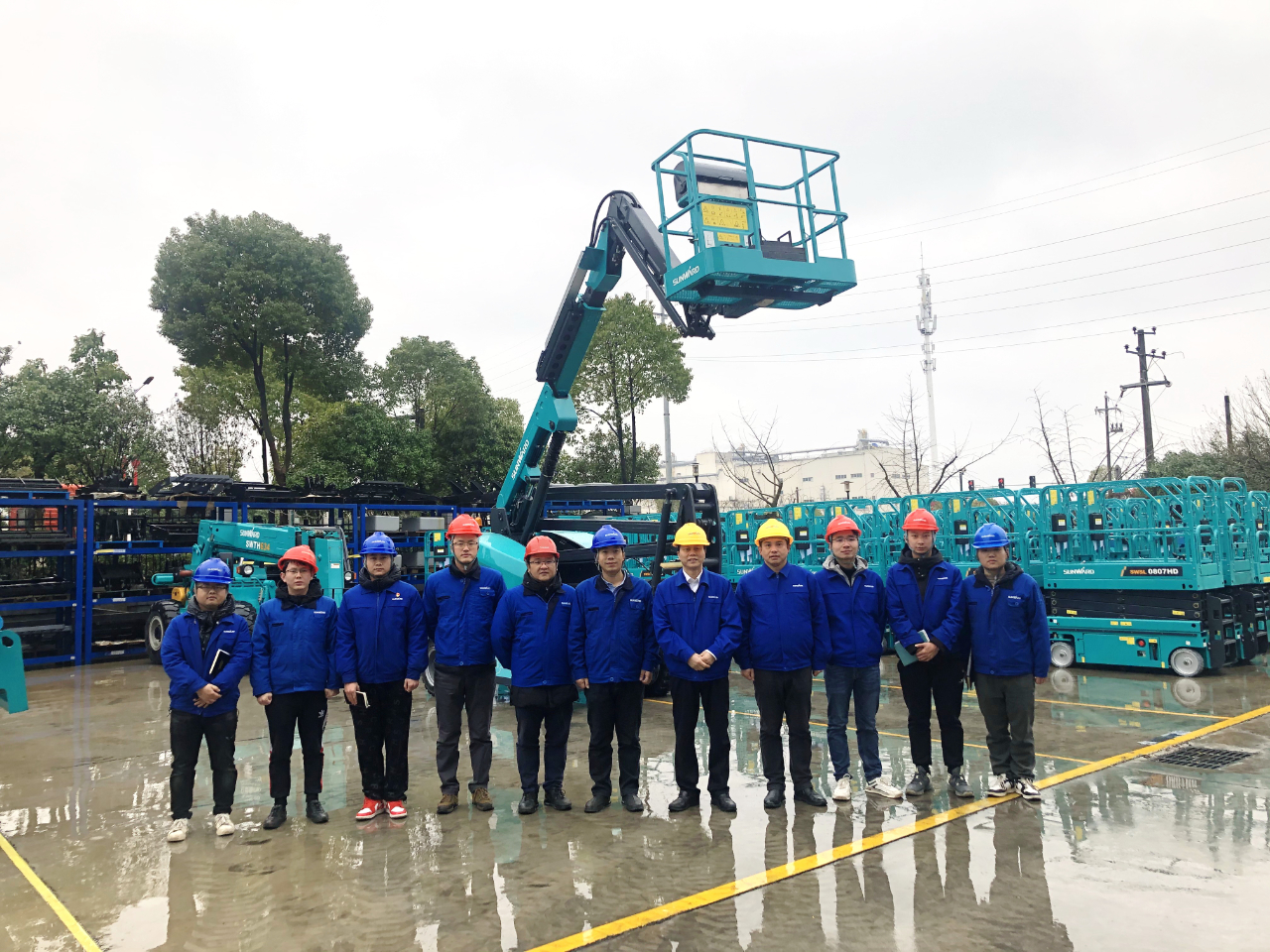 勇闯蓝海！Z6官网智能两款臂式高空作业平台正式“前途”