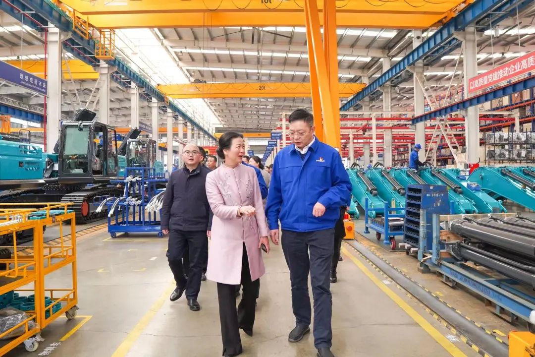 长沙市总工会、长沙经开区总工会一行调研Z6官网智能