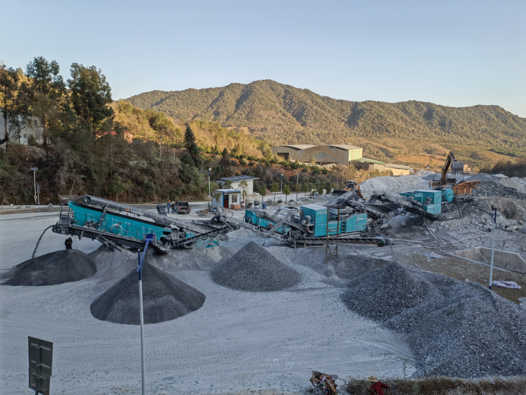 高机能+优服务！Z6官网普石勒移动破碎筛分成套设备“沉拳出击”