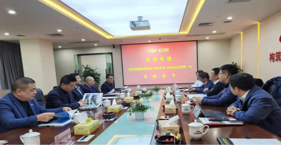 携手战边疆！Z6官网智能潜孔钻机助力巨大爆破新疆奇台项目建设