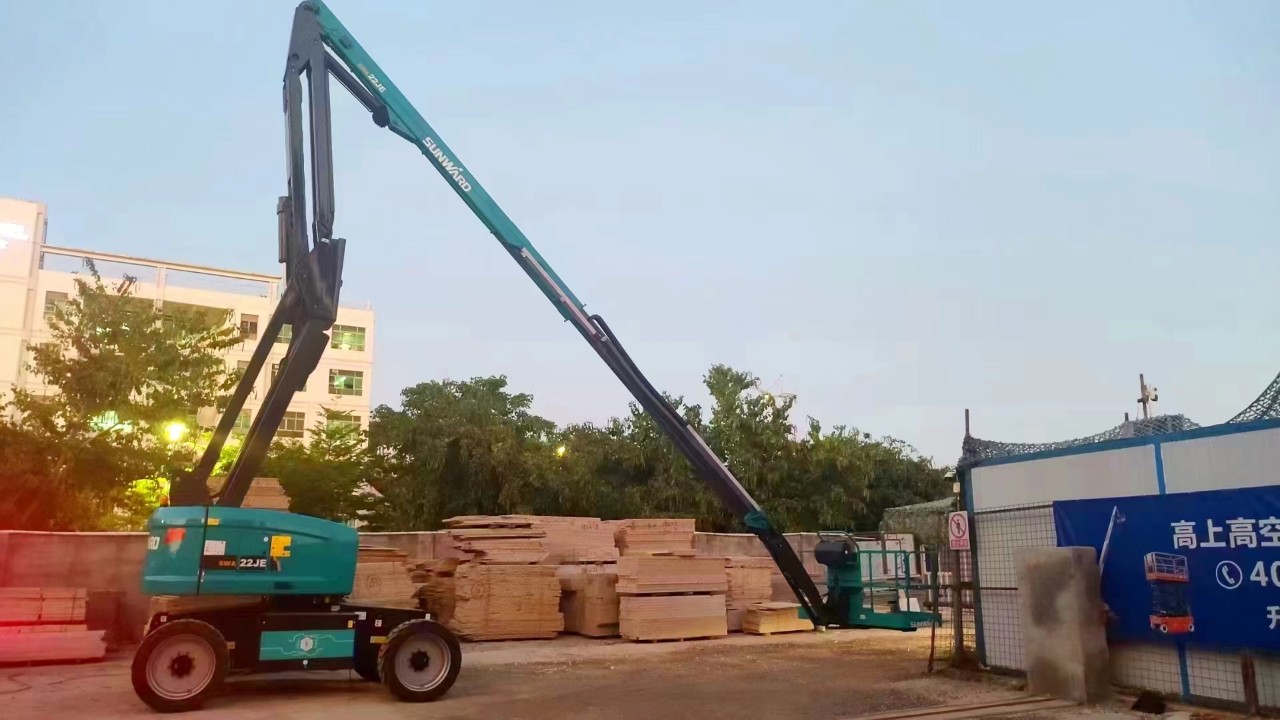 正式“上岗”！Z6官网智能首台电动曲臂式高空作业平台入驻华南市场