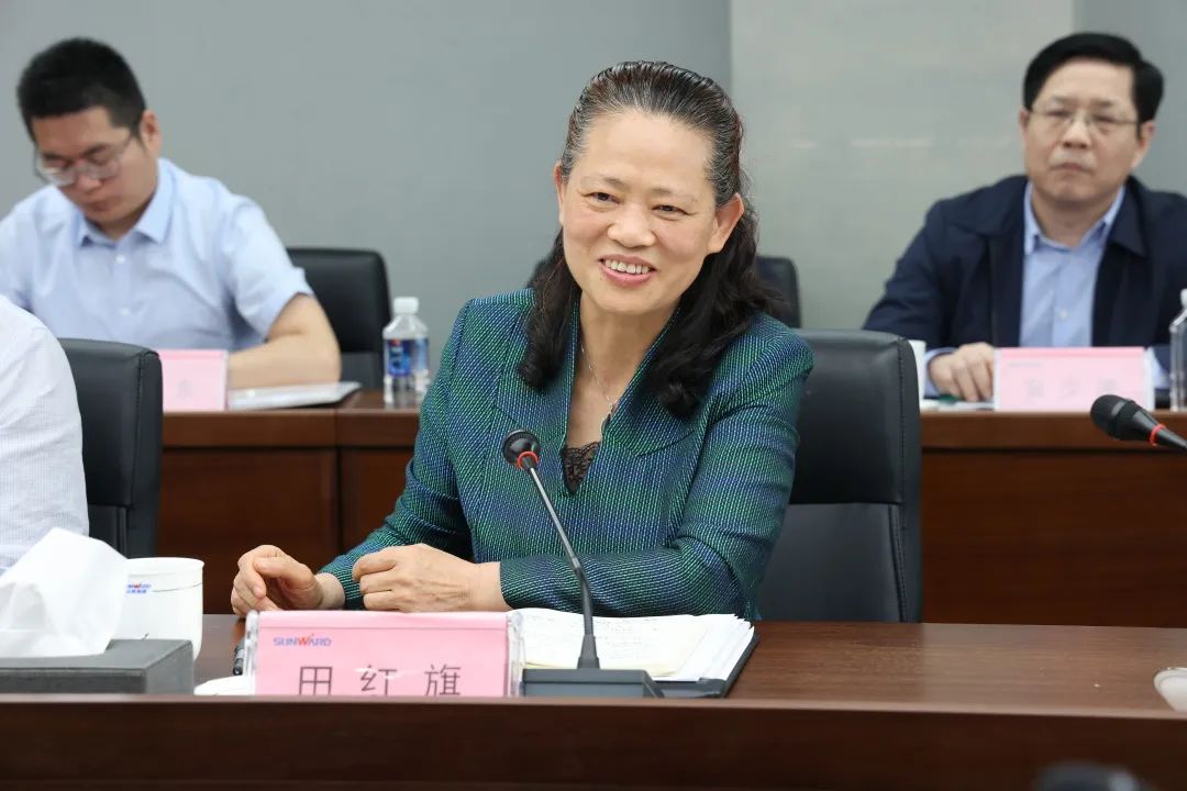 深入产学研合作！中南大学堂长、中国工程院院士田红旗率团造访Z6官网智能