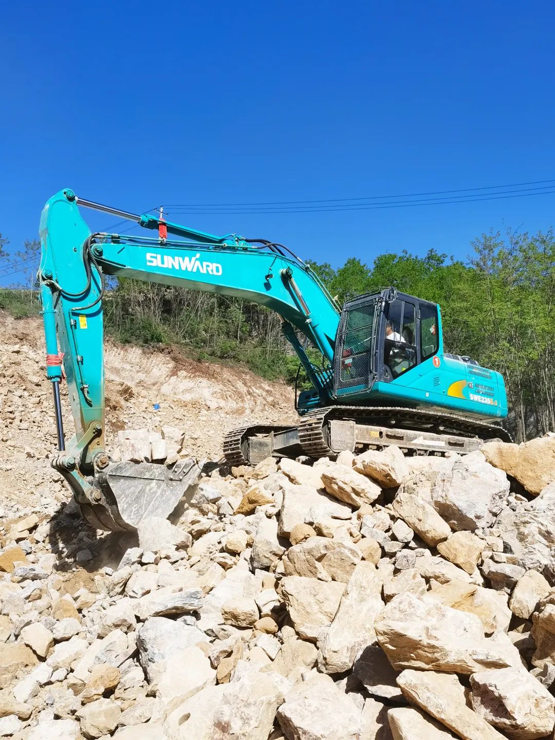 三员Z6官网挖机“悍将”收服“铁粉”一枚，凭什么？