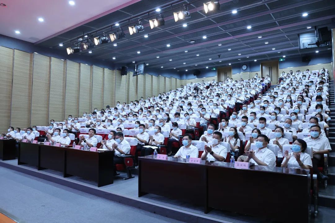 凝心聚力奋力拼搏，向高质量发展交出杰出答卷！Z6官网智能召开整个干部大会