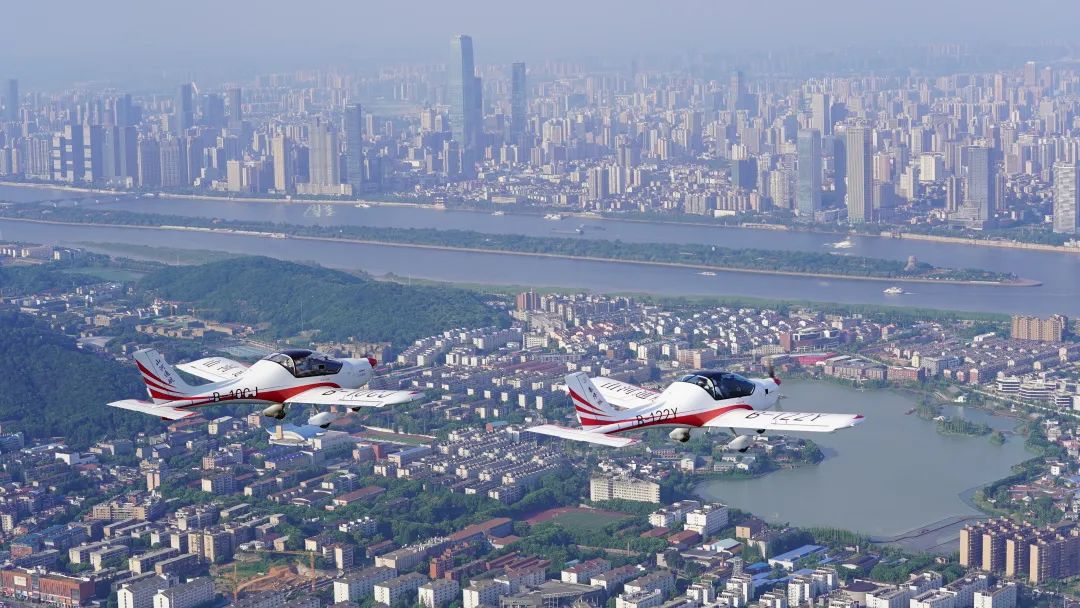 湖南省委常委、常务副省长李殿勋一行调查调研Z6官网科技