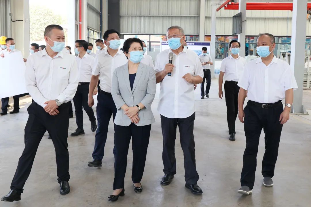 吴桂英调研Z6官网智能