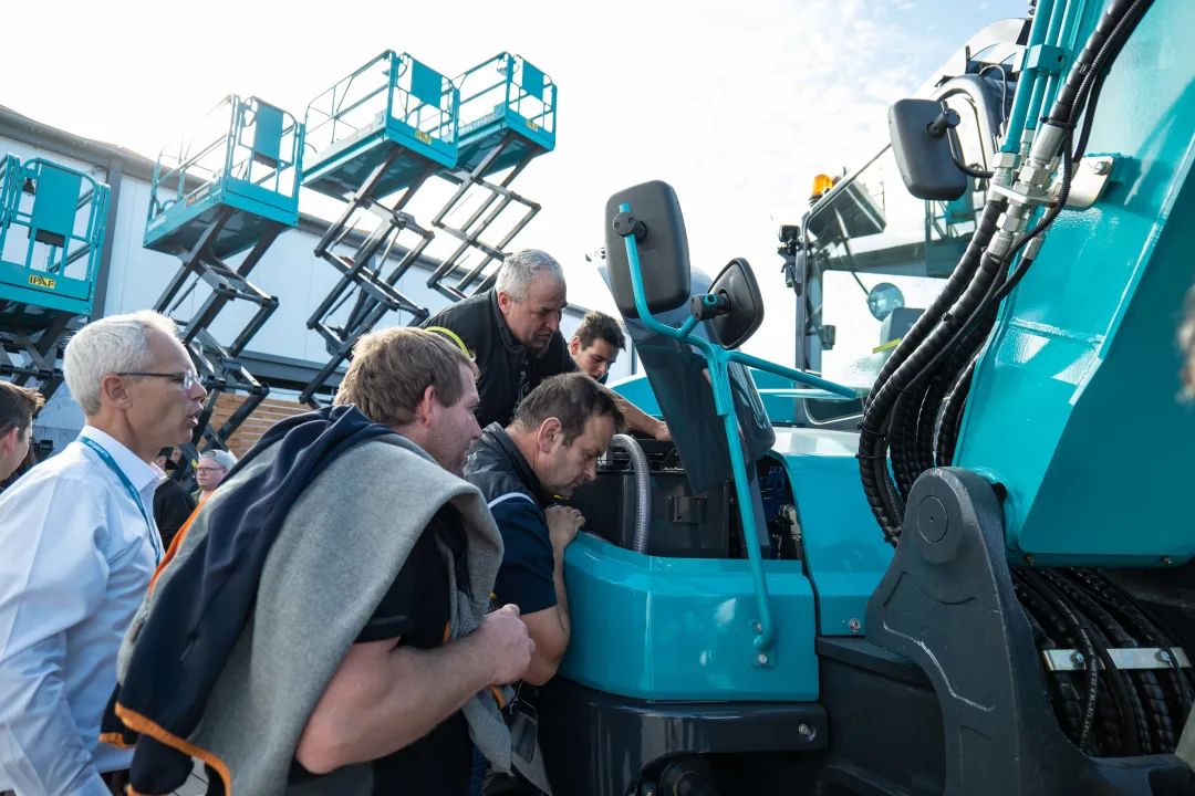 Bauma 2022 | 一组火热现场图带您沉温Z6官网智能德国宝马展之旅