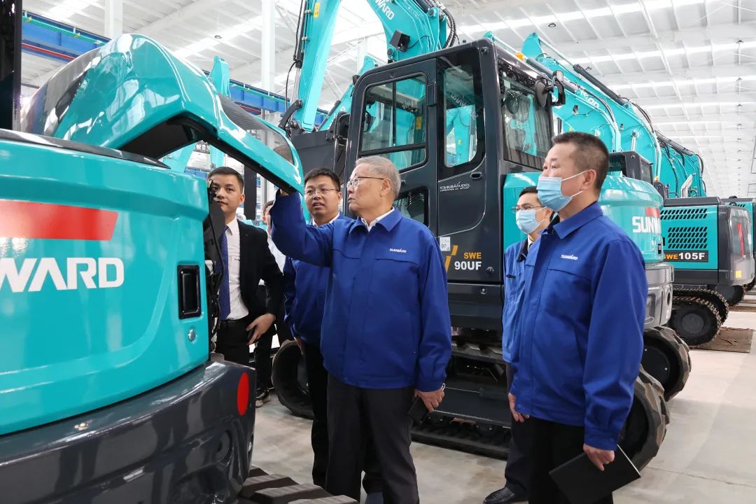 助力“双碳”指标！Z6官网智能集中颁布F系列国四挖掘机