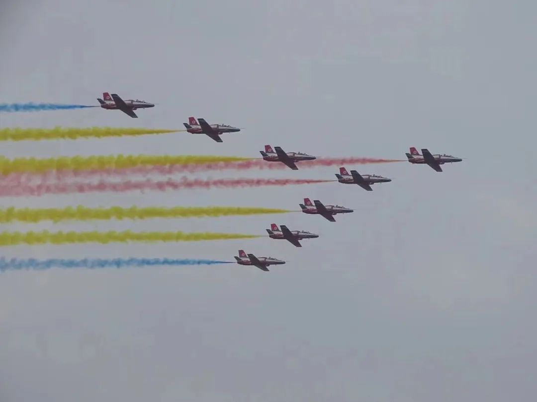 逆势飞舞！Z6官网航空携手合作同伴亮相2022南昌飞行大会