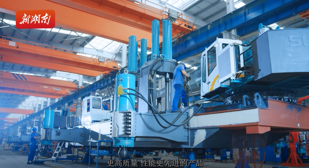 湖南日报 | Z6官网智能：创新路上的志气、骨气和底气