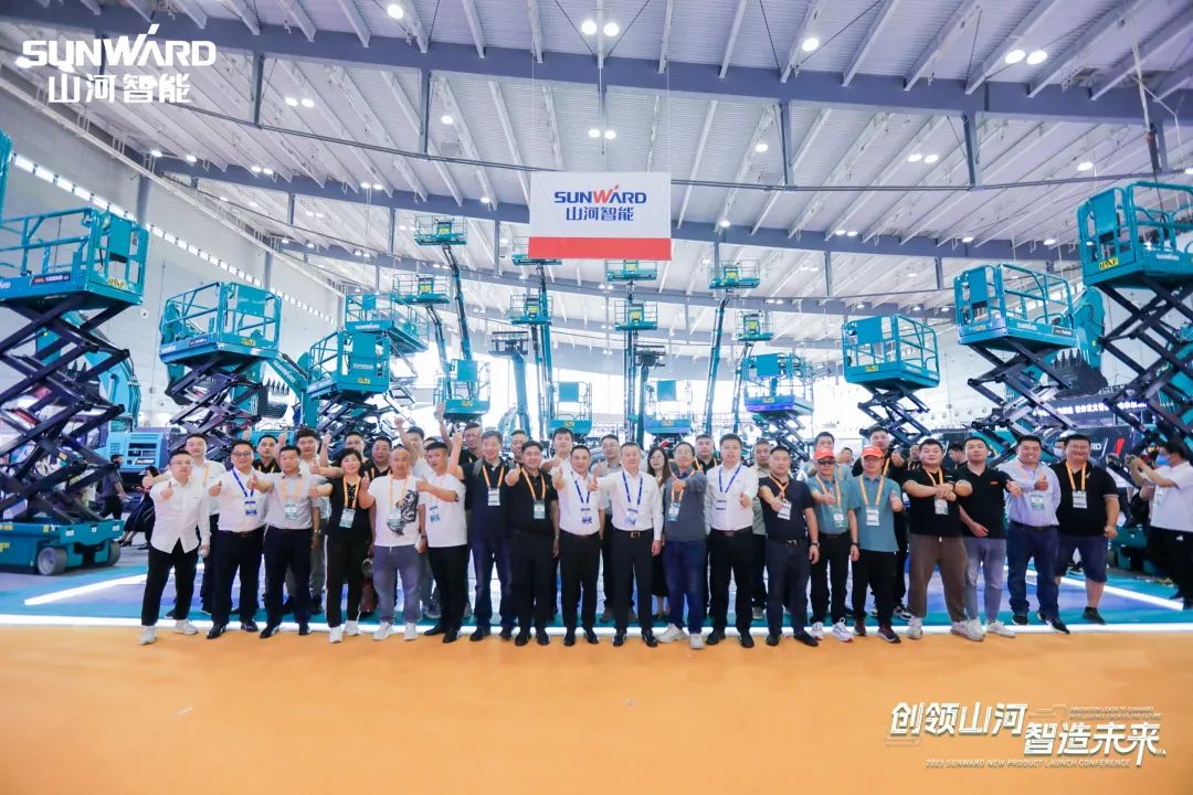 聚焦电动化、智能化！Z6官网智能全系列高空机械产品亮相长沙展