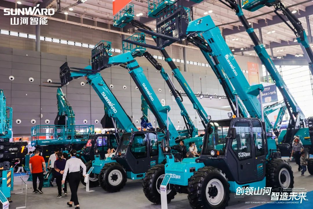 聚焦电动化、智能化！Z6官网智能全系列高空机械产品亮相长沙展
