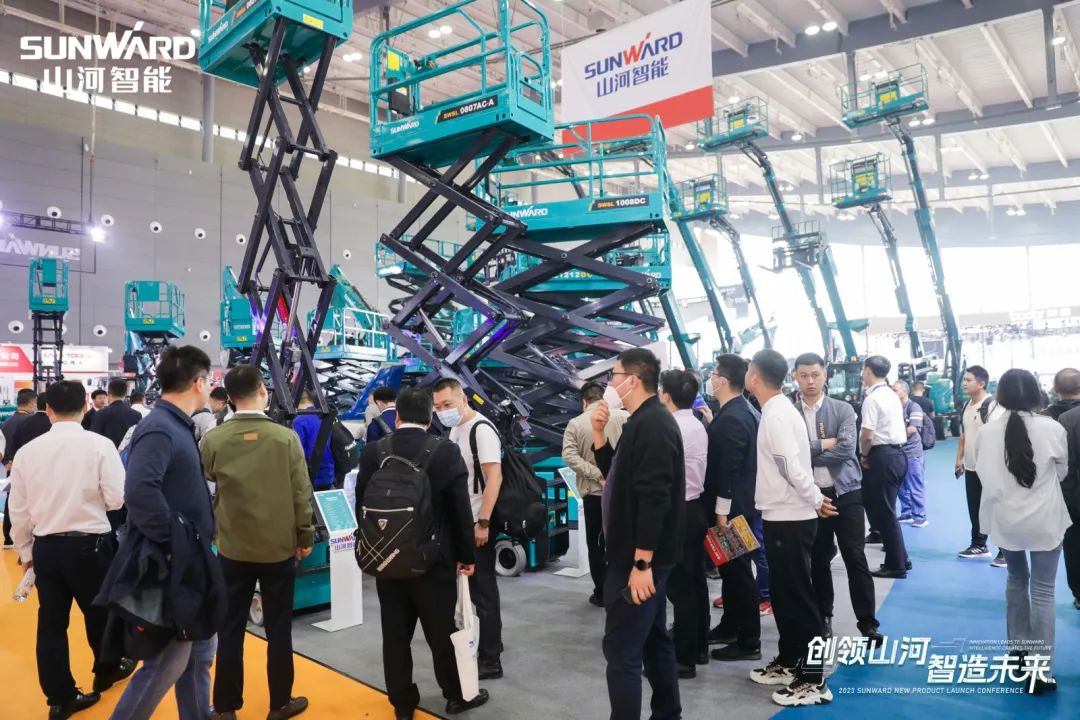 聚焦电动化、智能化！Z6官网智能全系列高空机械产品亮相长沙展