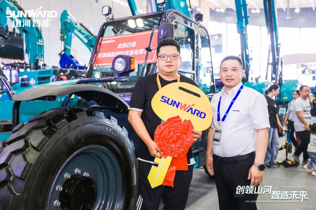 聚焦电动化、智能化！Z6官网智能全系列高空机械产品亮相长沙展