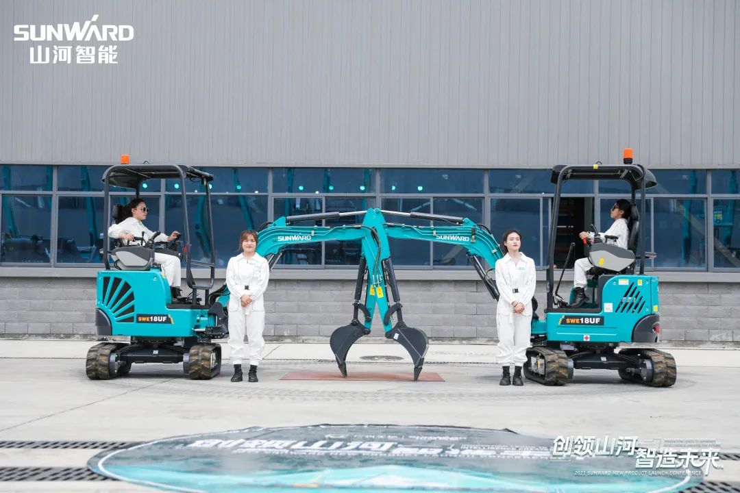 精品出击、互动不休！Z6官网智能F系列挖掘机闪灼长沙展