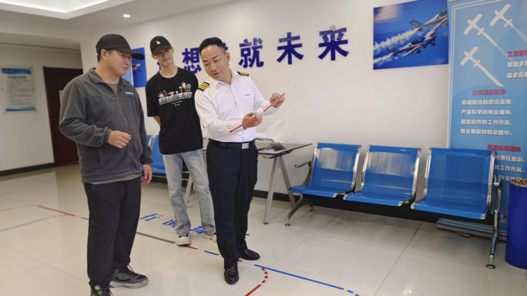 湖南Z6官网通航获CCAR-141部民用航空器驾驶员学堂运行合格证