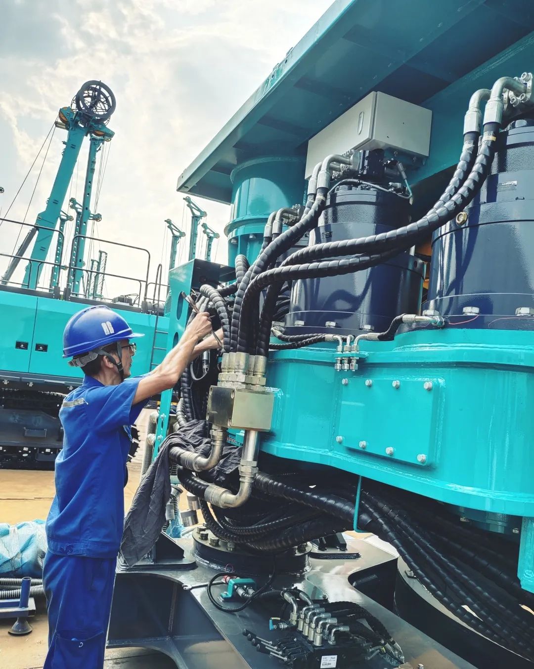 劳动庆幸，创造伟大！纪录那些平庸且伟大的劳动瞬间