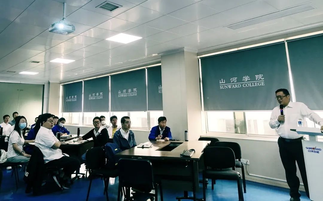 劳动庆幸，创造伟大！纪录那些平庸且伟大的劳动瞬间