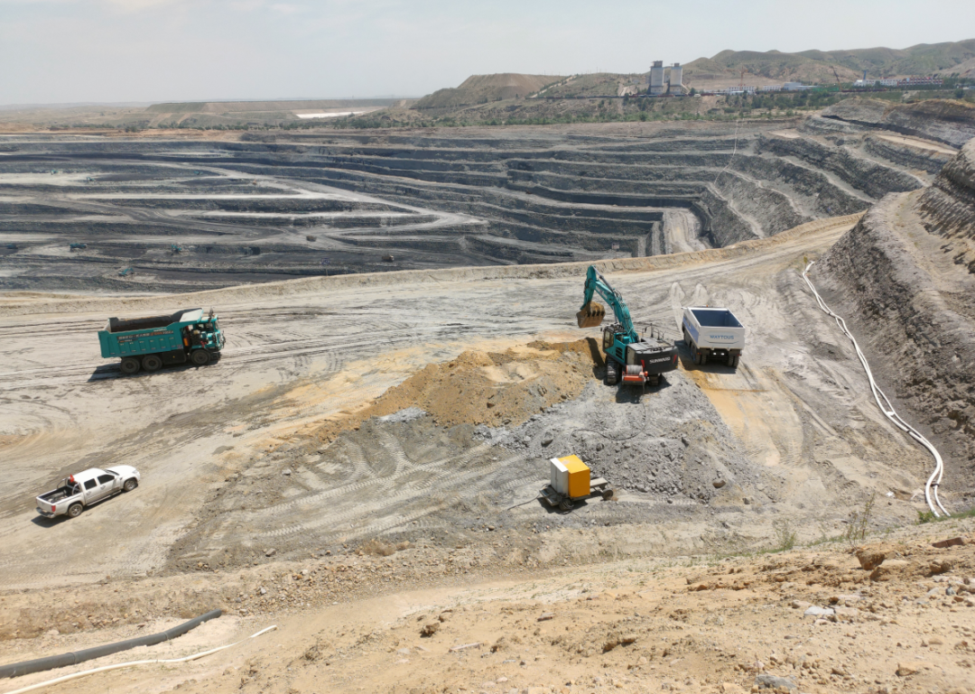 加码绿色矿山！“Z6官网绿”亮相鄂尔多斯市煤矿三化融合现场推动会