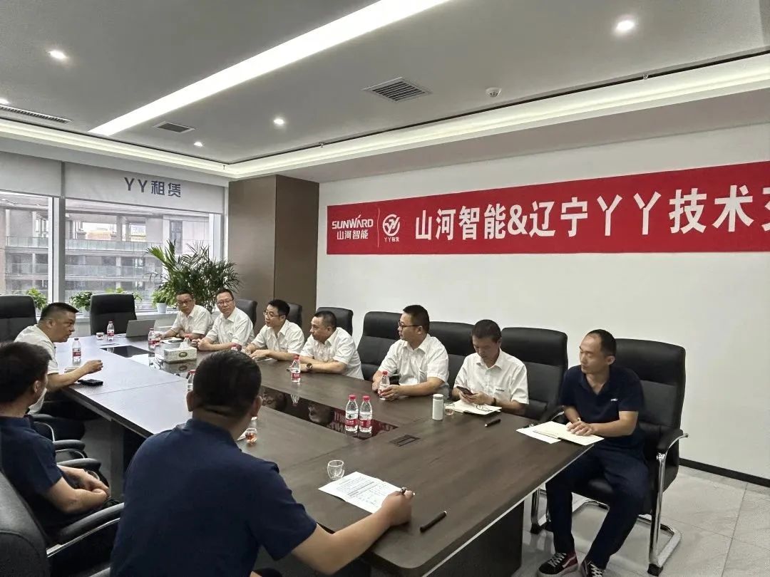 倾听客户心声！Z6官网智能高空机械“服务万里杏妆走进东北