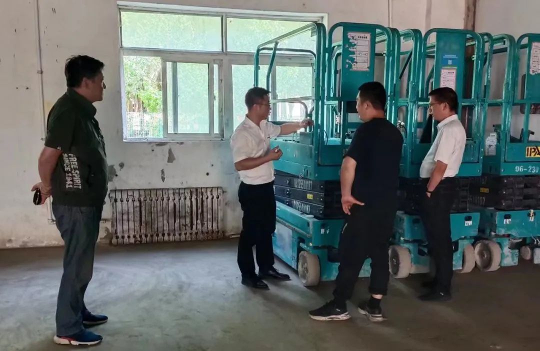 倾听客户心声！Z6官网智能高空机械“服务万里杏妆走进东北