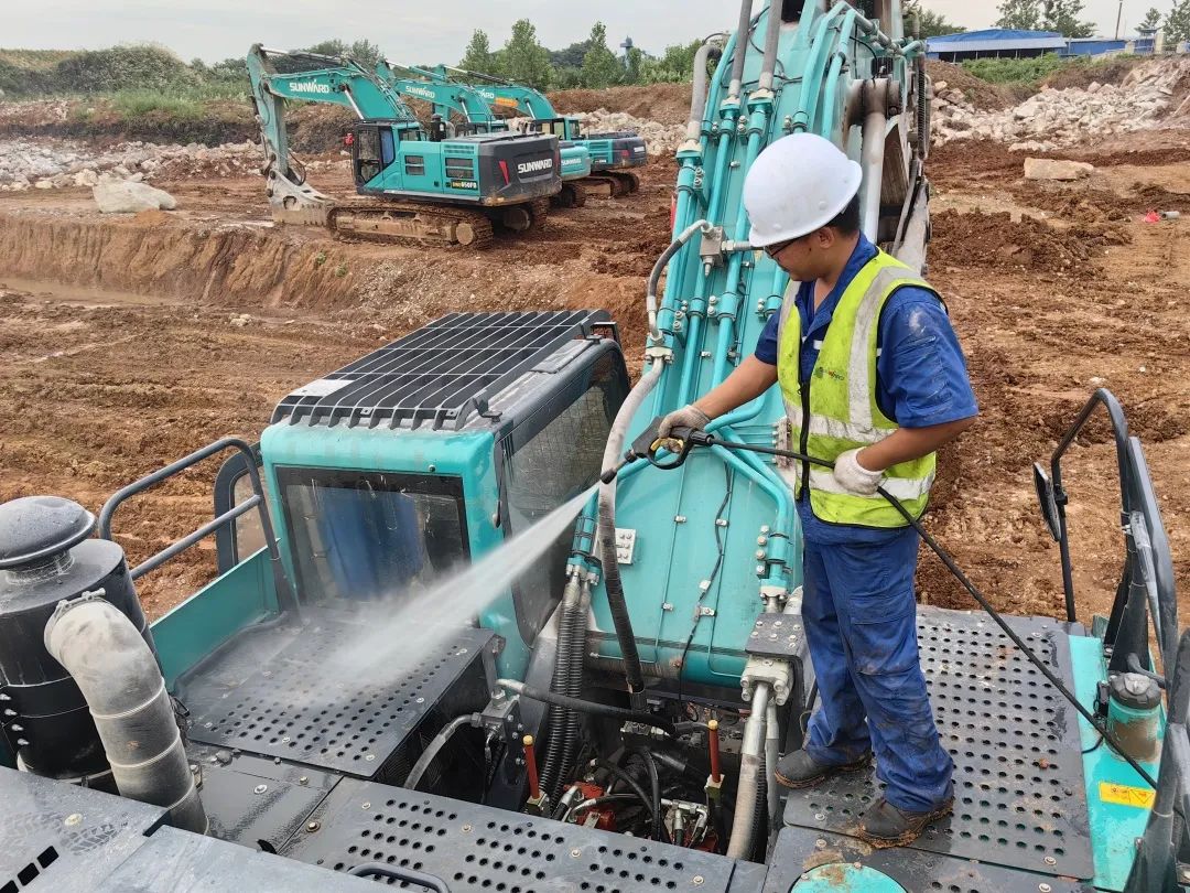 品质Z6官网，用心服务！Z6官网智能挖掘机2023年服务万里行正式出征