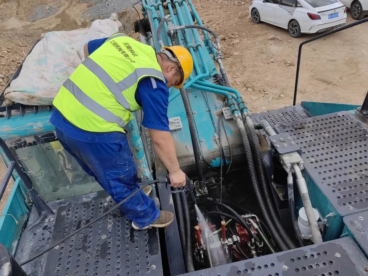 步履一向，服务不止！Z6官网智能挖掘机服务万里行火热进行中