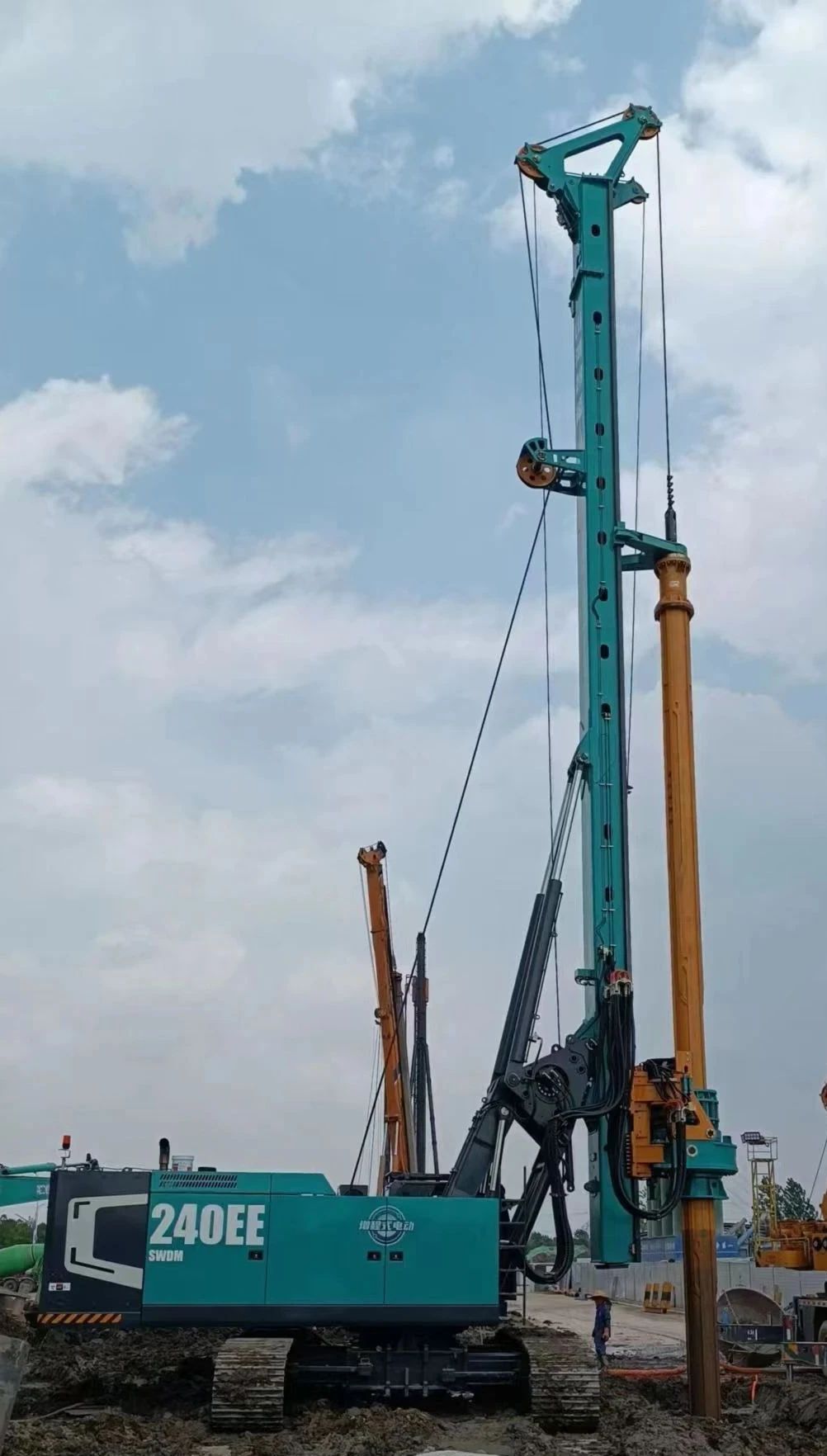 前途即巅峰！Z6官网智能增程式电动旋挖钻机硬核给“利”