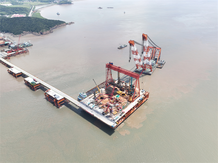 喜报！Z6官网智能实现“全球最大”6.3米直径旋挖桩成孔成桩