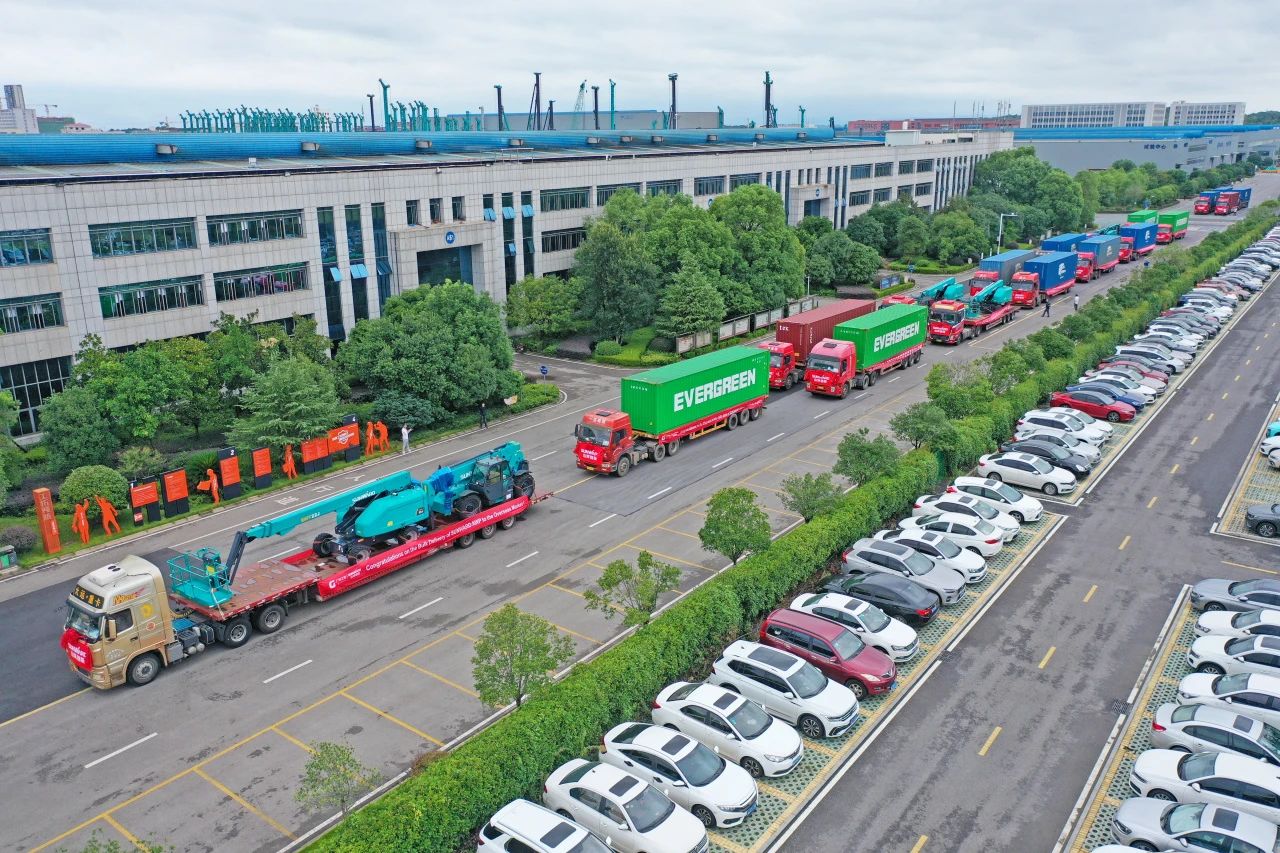 深入全球布局，加快出海措施！Z6官网智能高空机械设备海表订单大型发货典礼圆满进行