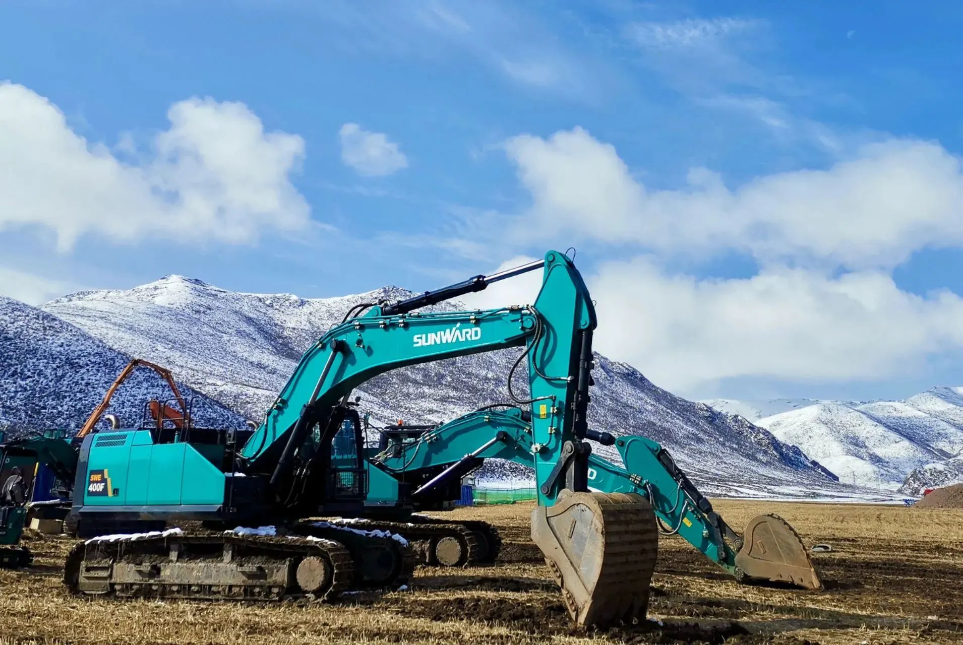 口碑超赞！Z6官网智能SWE400F挖掘机荣获工程机械明星产品大奖