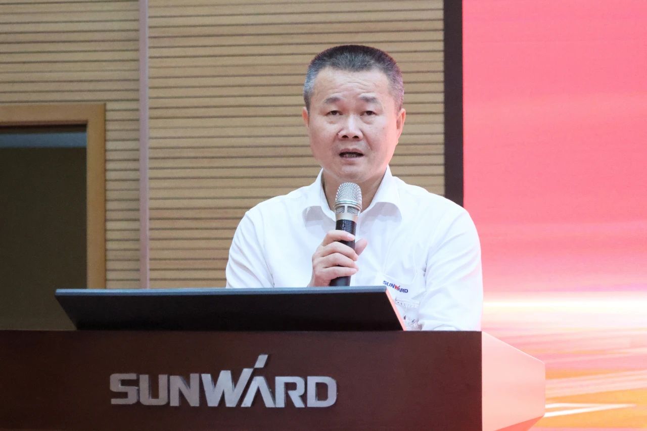 强信念 聚合力 共建美好家园——庆祝Z6官网智能成立24周年赞美大会隆沉召开