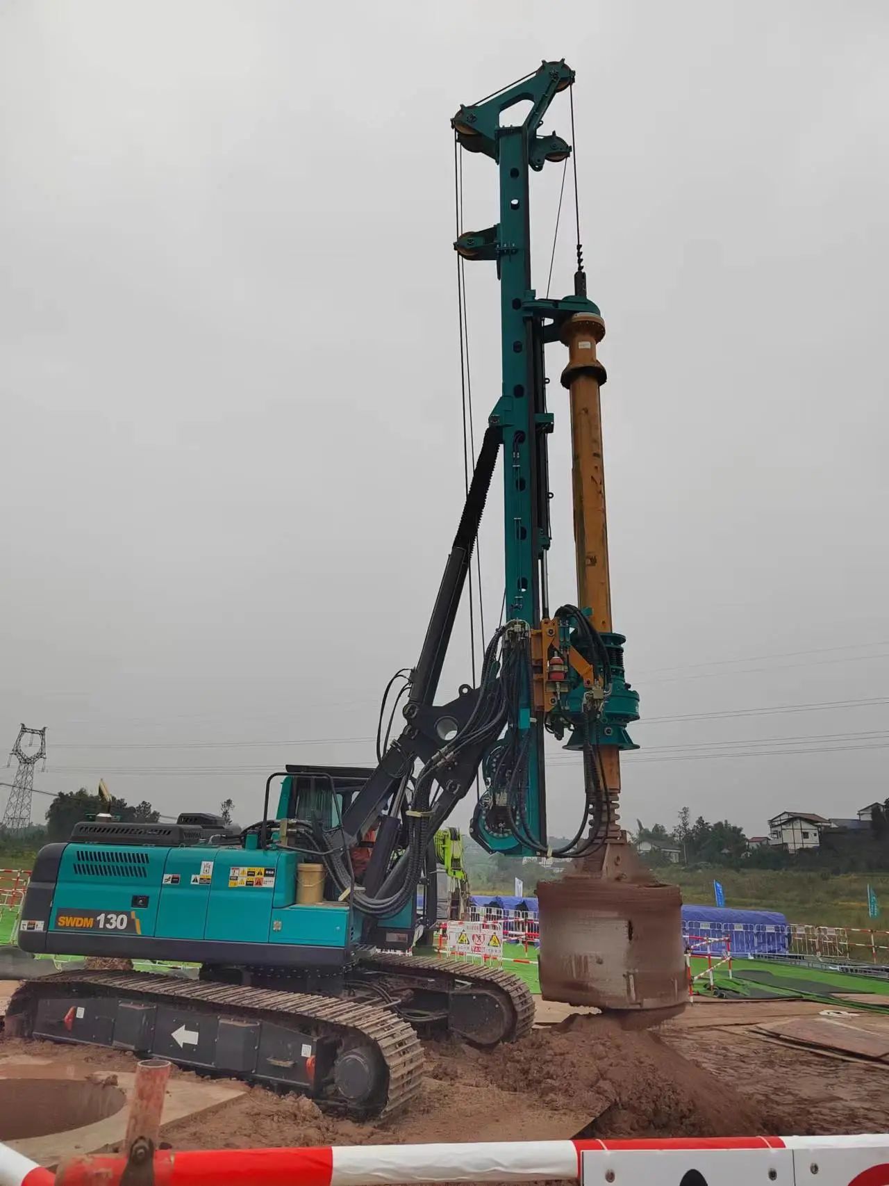 “强将”出击！Z6官网智能旋挖钻机助力哈密送沉庆特高压工程