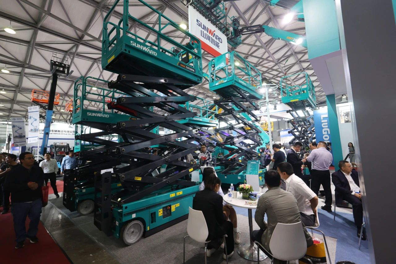 精品出击，闪灼魔都！Z6官网智能全系列高空机械亮相2023亚洲国际高空展