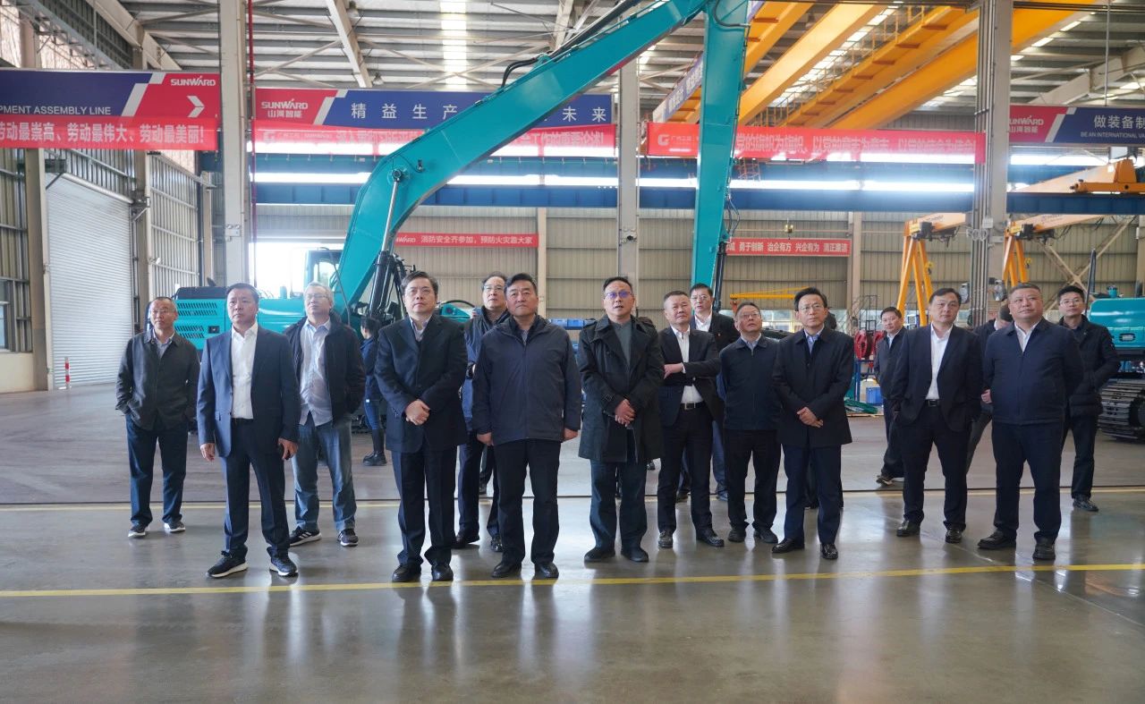 聚焦设备再造作！上海市政协副主席、党组副书记肖贵玉带队调研Z6官网智能