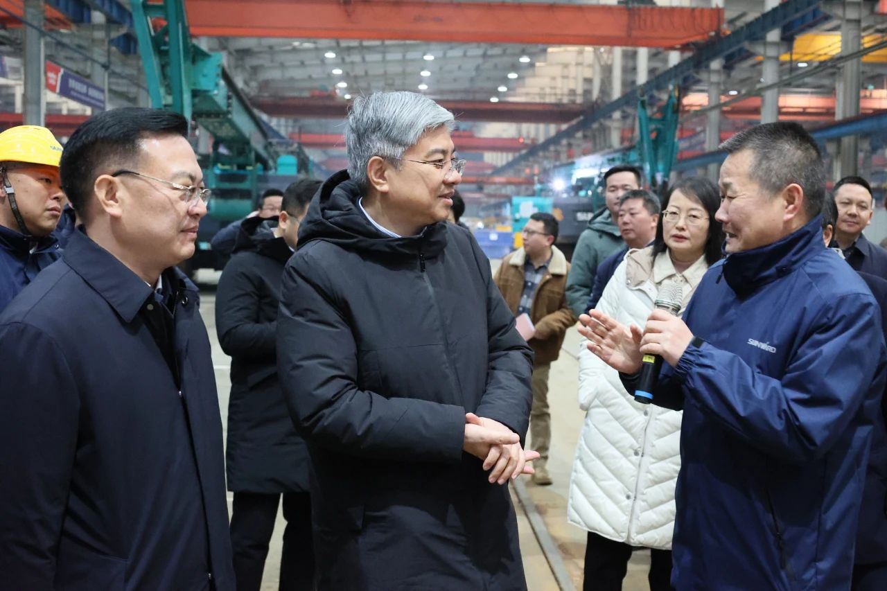 商务部部长助理唐文弘调研Z6官网智能