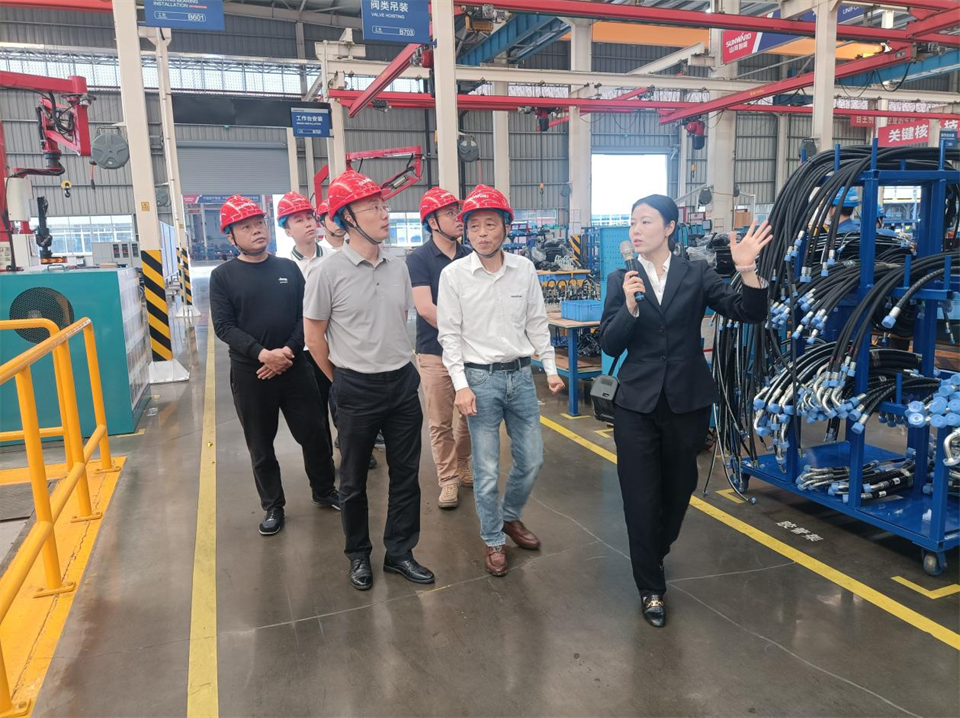 国度油气田井控应急接济川庆队庞平一行调研Z6官网智能