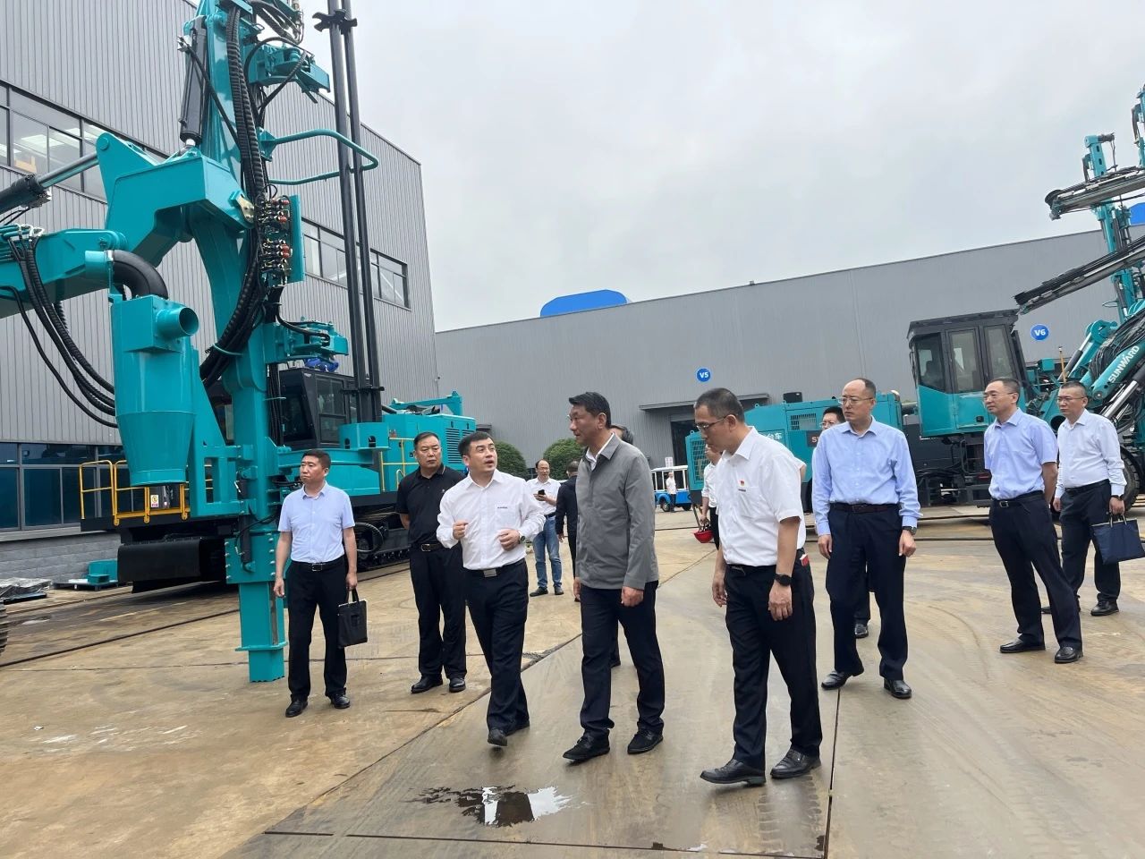 中煤平朔党委书记、董事长陈建一行调研Z6官网智能