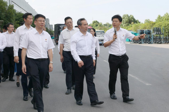 中国贸促会会长任鸿斌调研Z6官网智能