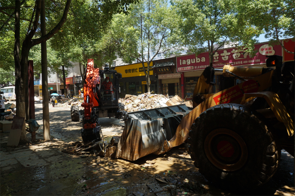 驰援湖南平江抗洪抢险，共克时艰显担任