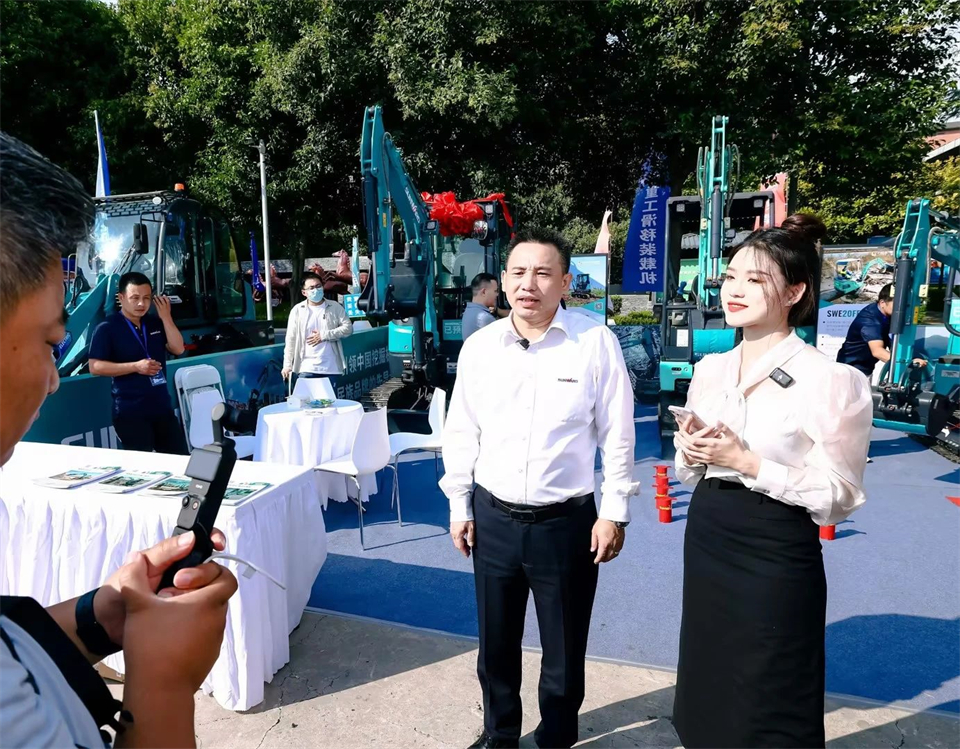 展示“掘”对实力！Z6官网智能亮相2024微挖大会暨幼型设备大会